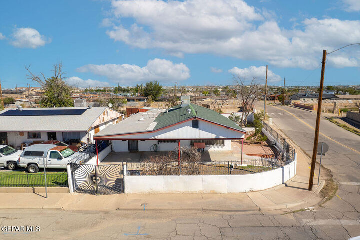 Property Photo: 7327 Mimosa Avenue TX 79915