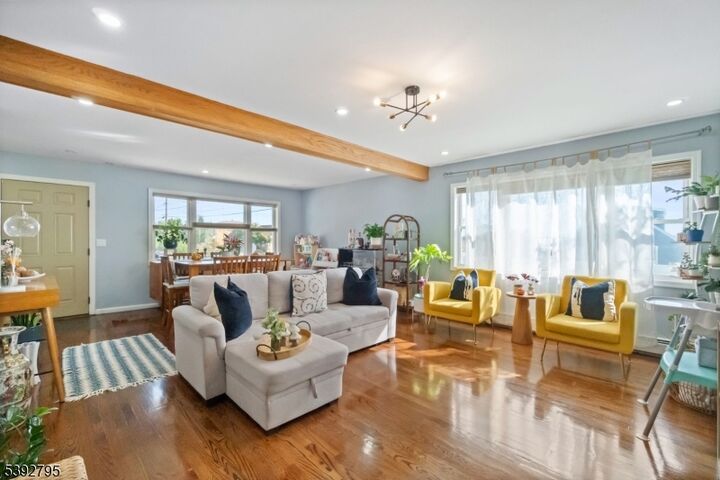 340 Marsan Dr  Carlstadt Boro NJ 07072 photo