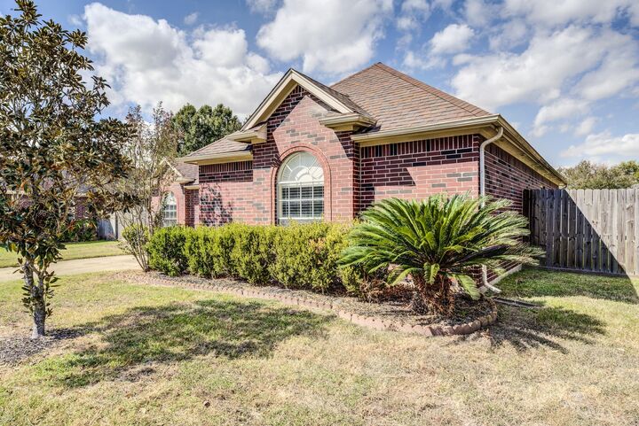 Property Photo:  20038 Telegraph Square Lane  TX 77449 