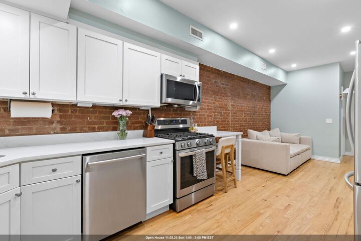 815 Willow Ave 2R  Hoboken NJ 07030 photo