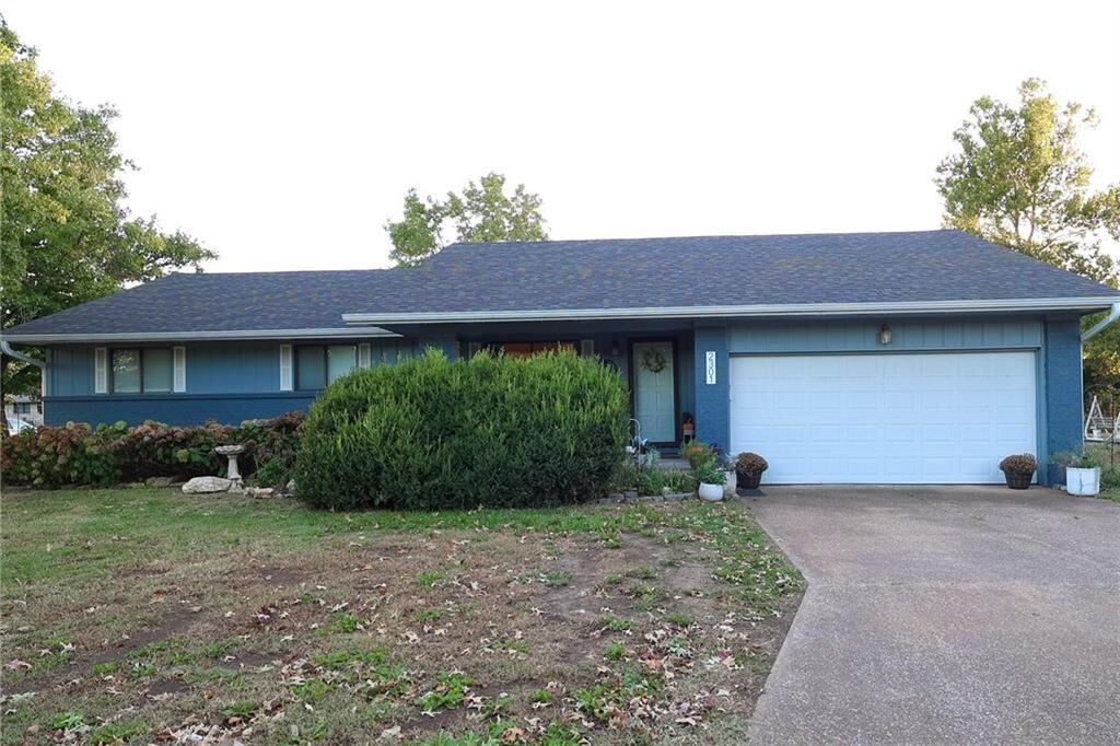 Property Photo:  2301 W 3rd Street Terrace  KS 66720
