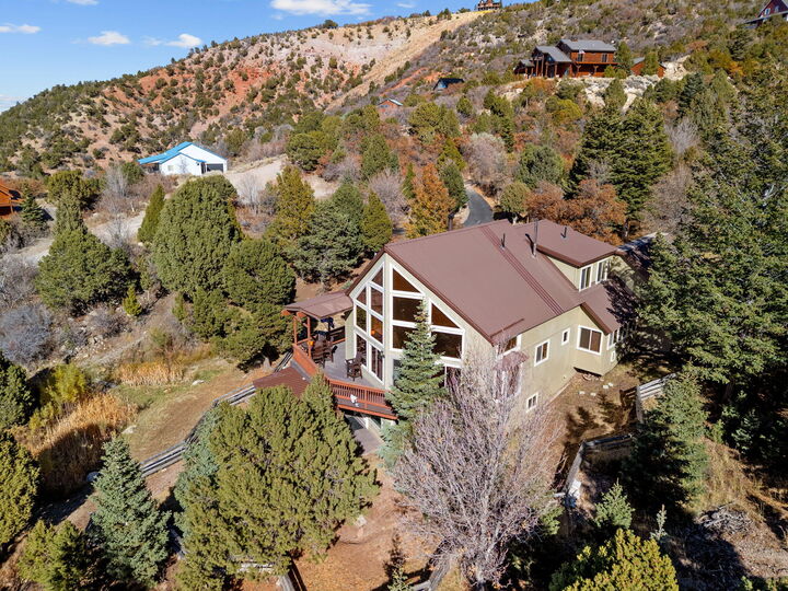 Property Photo: 934 E Cedar Highlands Dr UT 84720