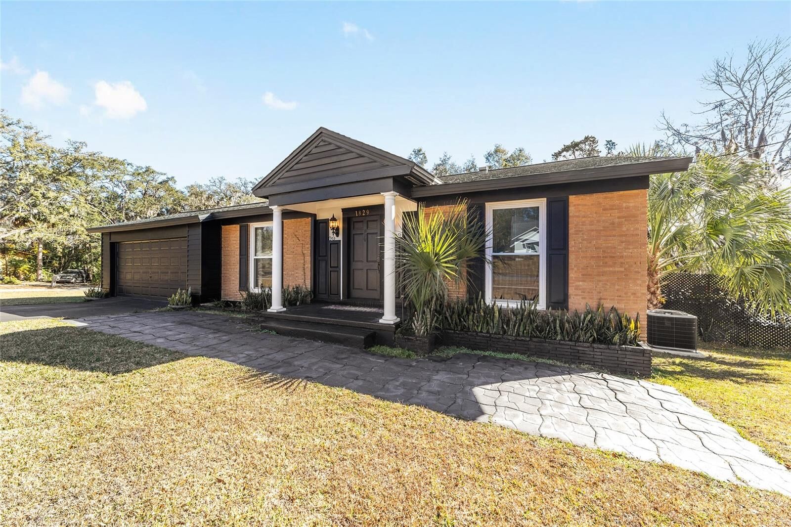 Property Photo: 1829 SE 6th Avenue FL 34471