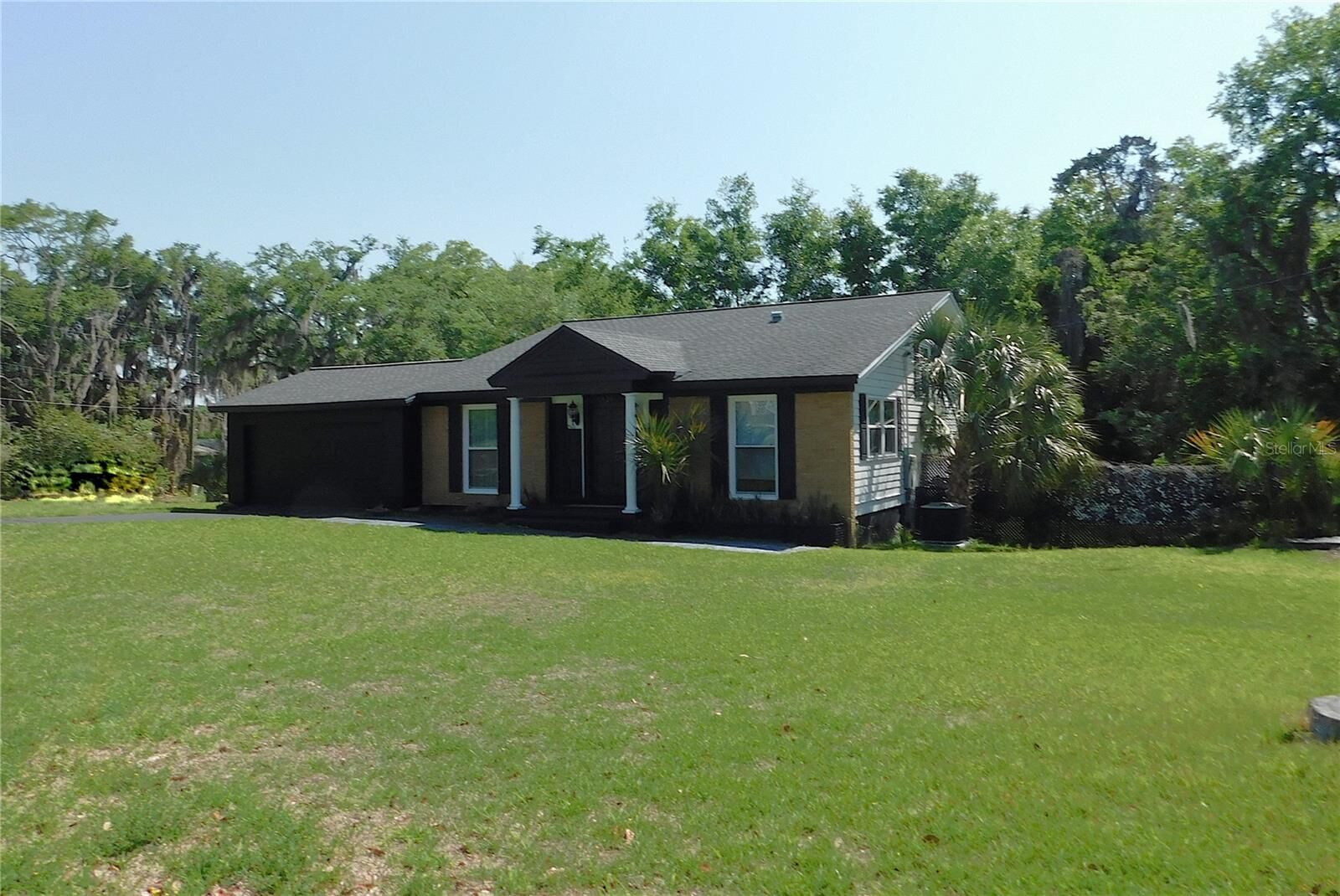 Property Photo:  1829 SE 6th Avenue  FL 34471 