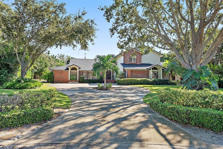 Property Photo:  2371 Landings Circle  FL 34209 