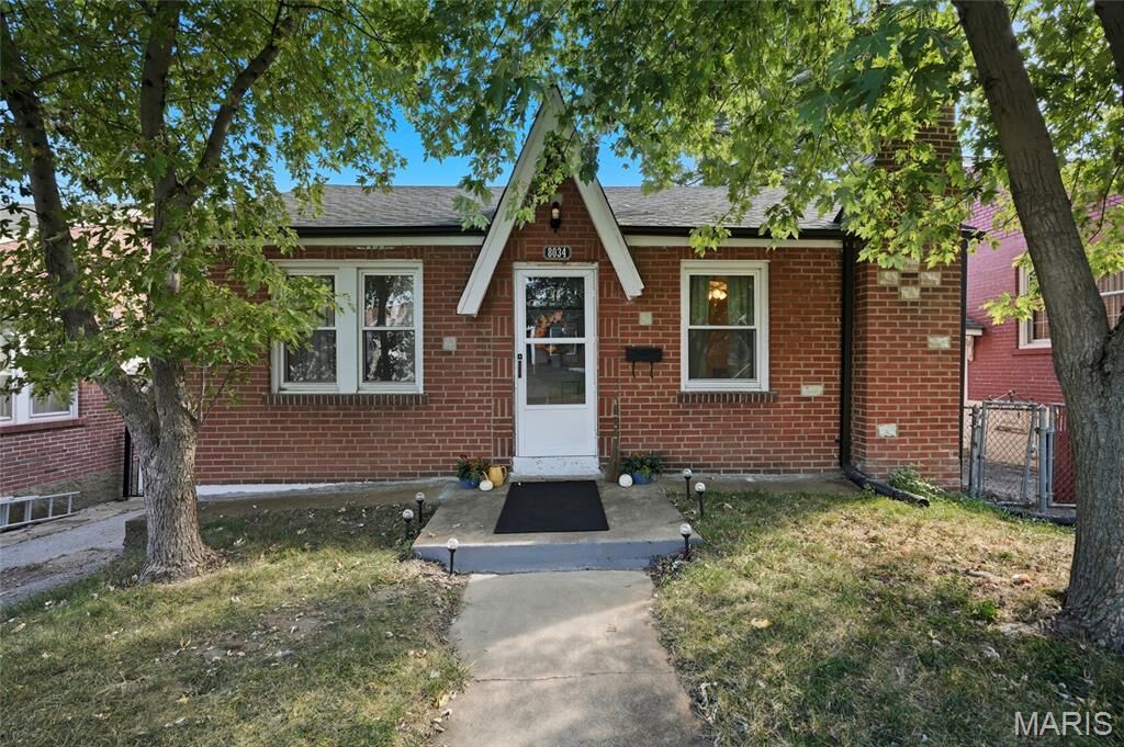 Property Photo:  8034 Genesta Street  MO 63123