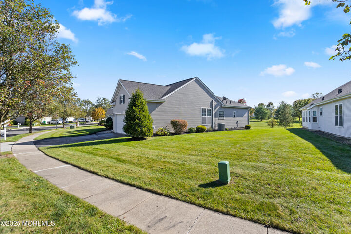 Property Photo:  33 Bunker Hill Drive  NJ 08501