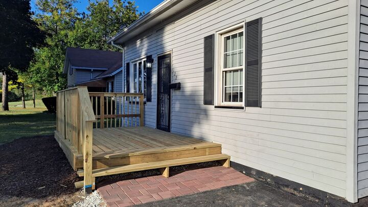 Property Photo:  122 Portland Avenue  IL 61348 