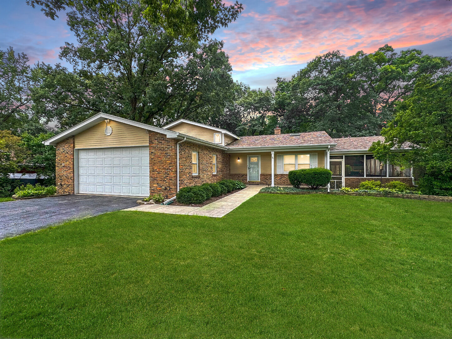 Property Photo: 30W359 Wiant Road IL 60185