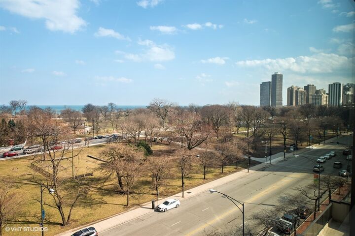 Property Photo: 1850 N Clark Street 708 IL 60614