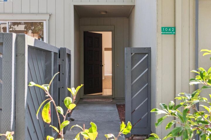 Property Photo:  1042 Mangrove Ln  CA 94502