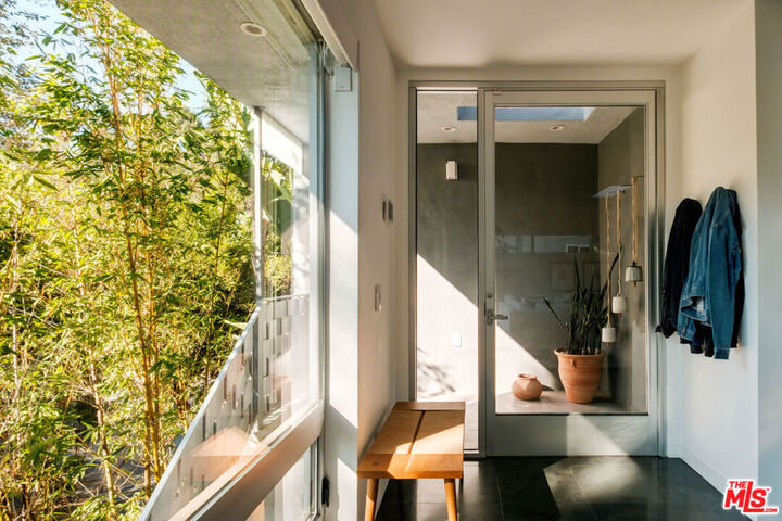 Property Photo:  7963 Willow Glen Road  CA 90046 