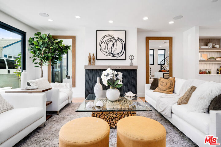 Property Photo:  117 25th Street  CA 92663 