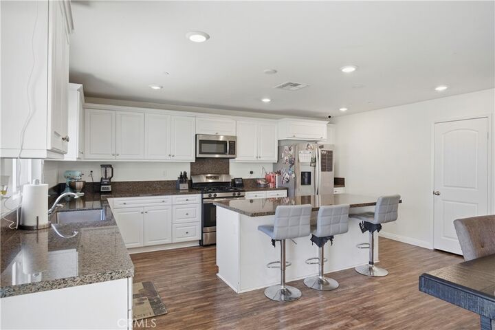 Property Photo:  10456 Sparrow Court  CA 92557 