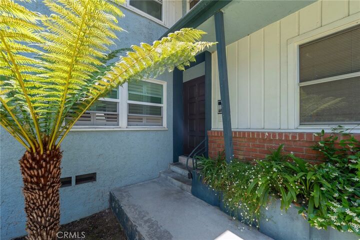 Property Photo:  5835 Bowcroft 2  CA 90016