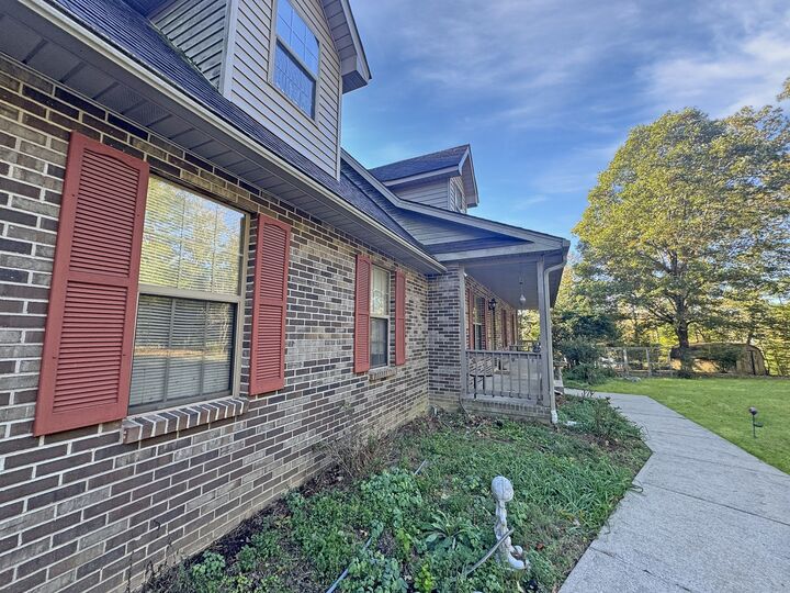 Property Photo: 127 Lena Sykes Rd TN 37058