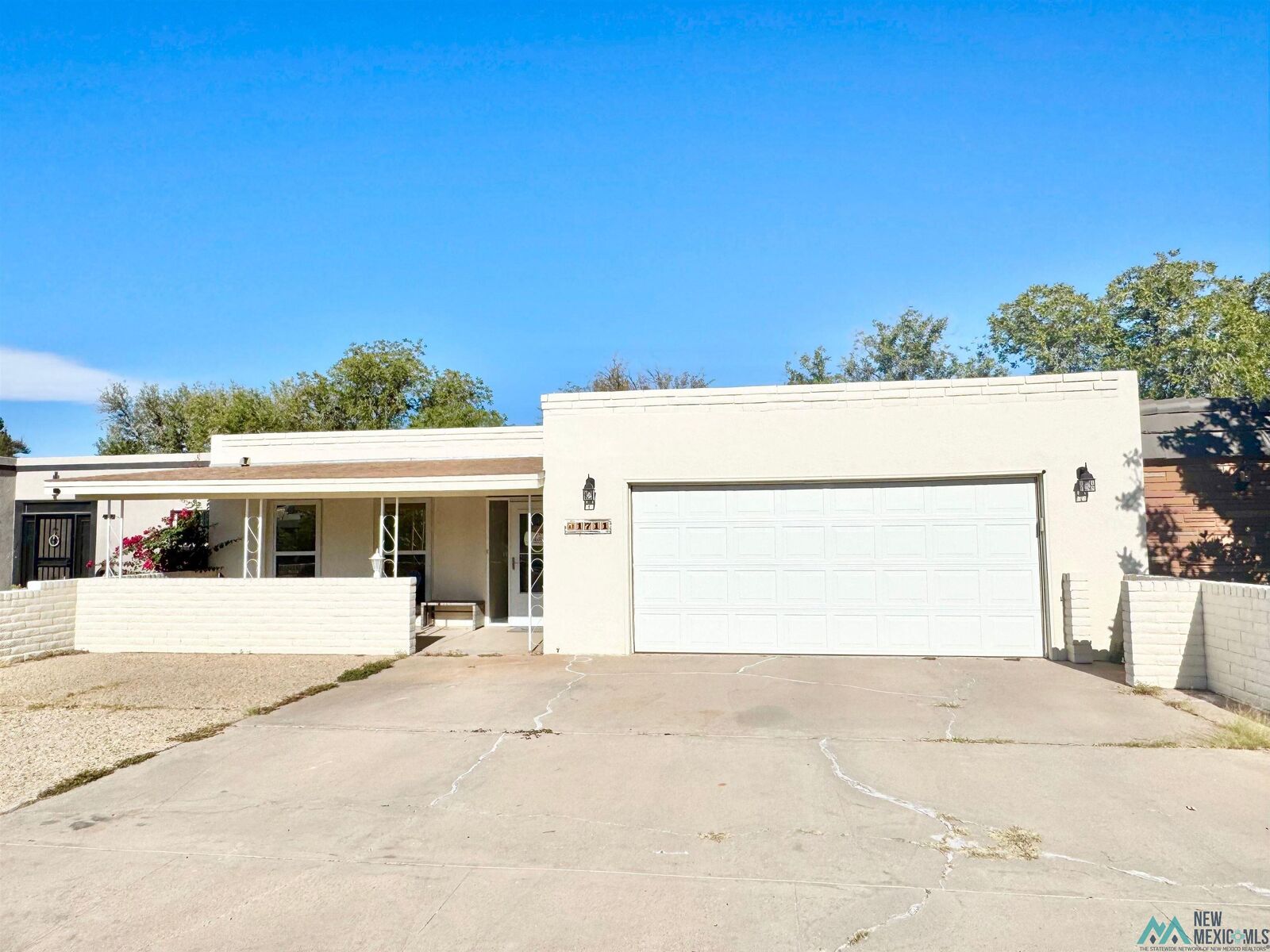 Property Photo:  1711 Live Oak Place  NM 88220