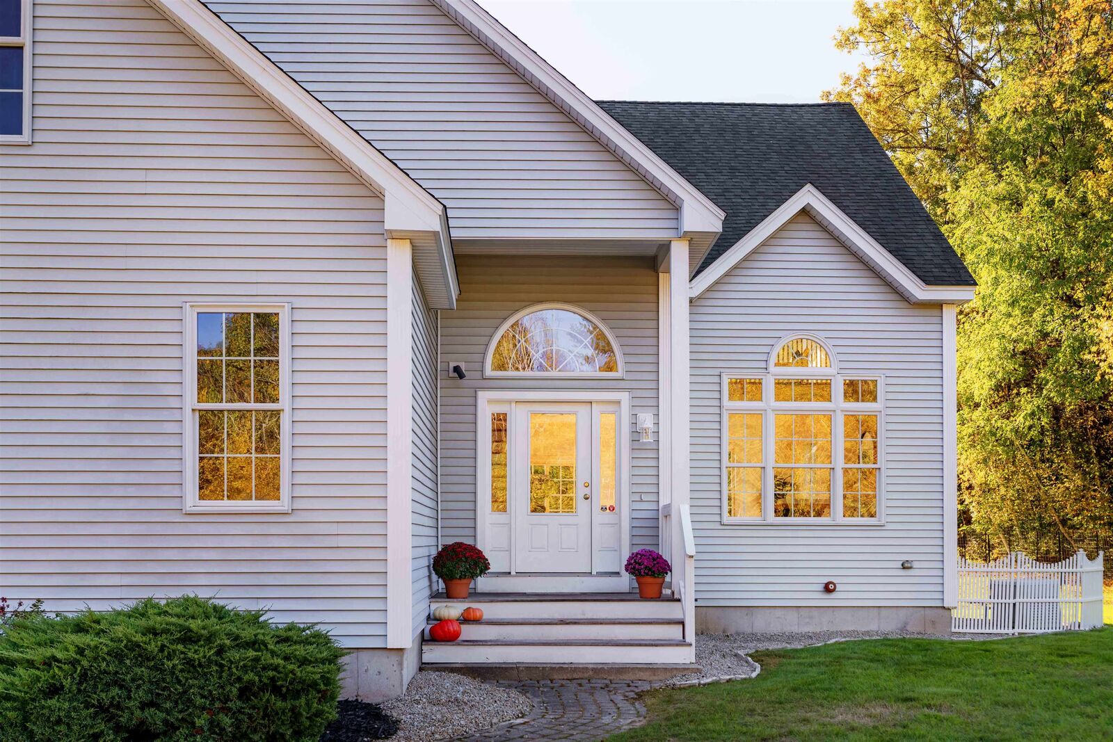 Property Photo:  2 Copper Hill Road  NH 03051-5078 