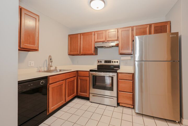 Property Photo:  4 Fairfax Avenue  NH 03038 