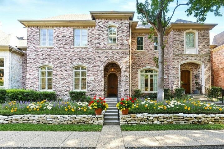4610 Gilbert Avenue  Dallas TX 75219 photo