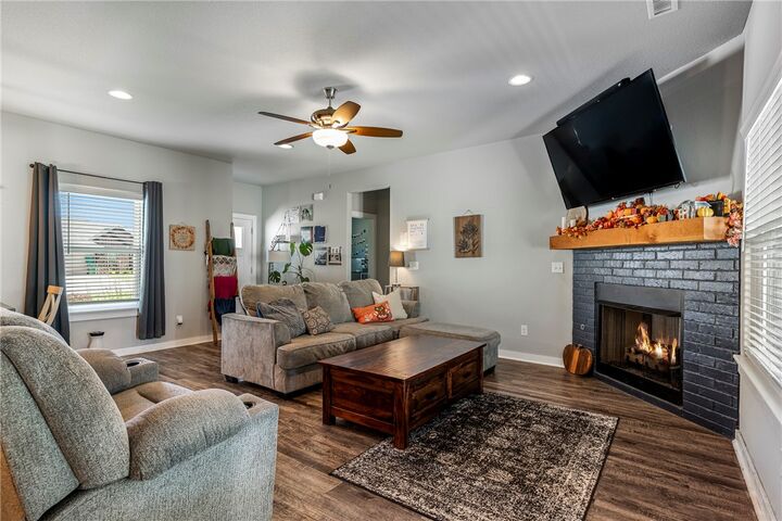 Property Photo: 367 N Tacoma Street AR 72730