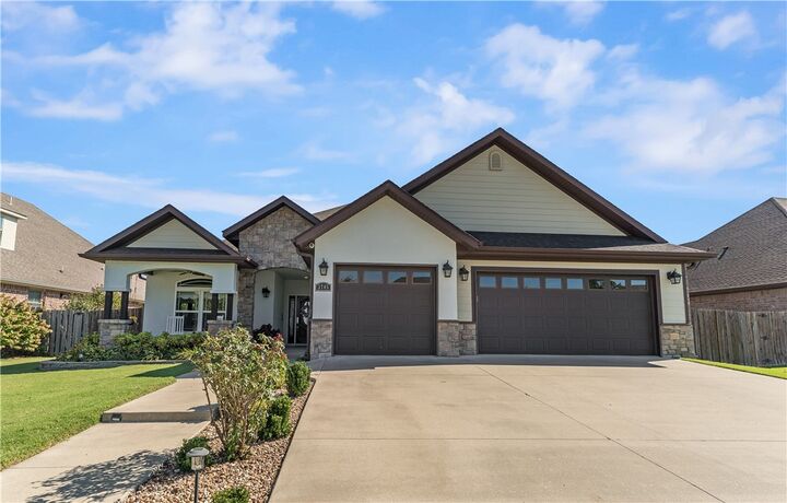 Property Photo: 3745 E Spyglass Hill Drive AR 72701