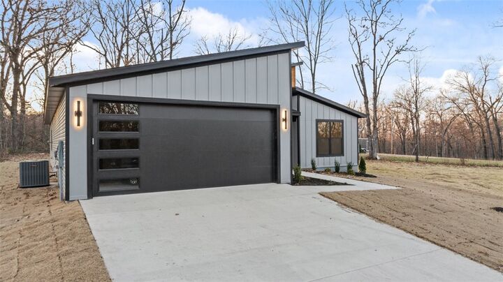 Property Photo: 3 Stoneleigh Lane AR 72715