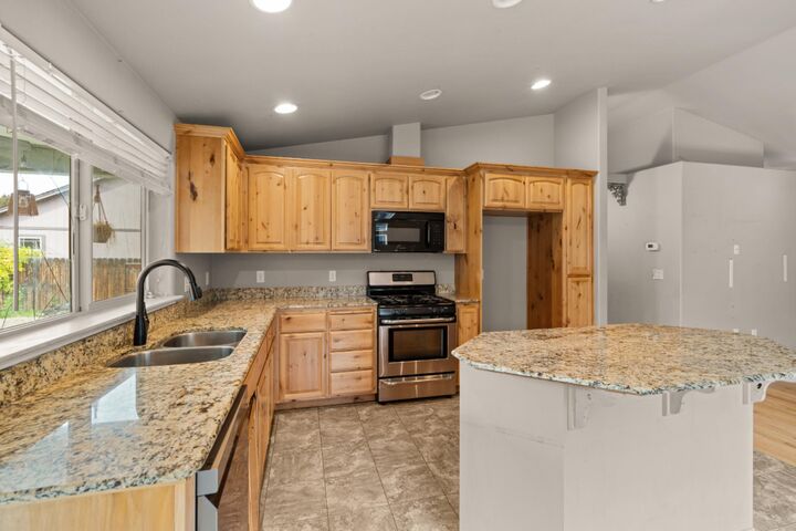 Property Photo: 507 Sienna Hills Drive OR 97524