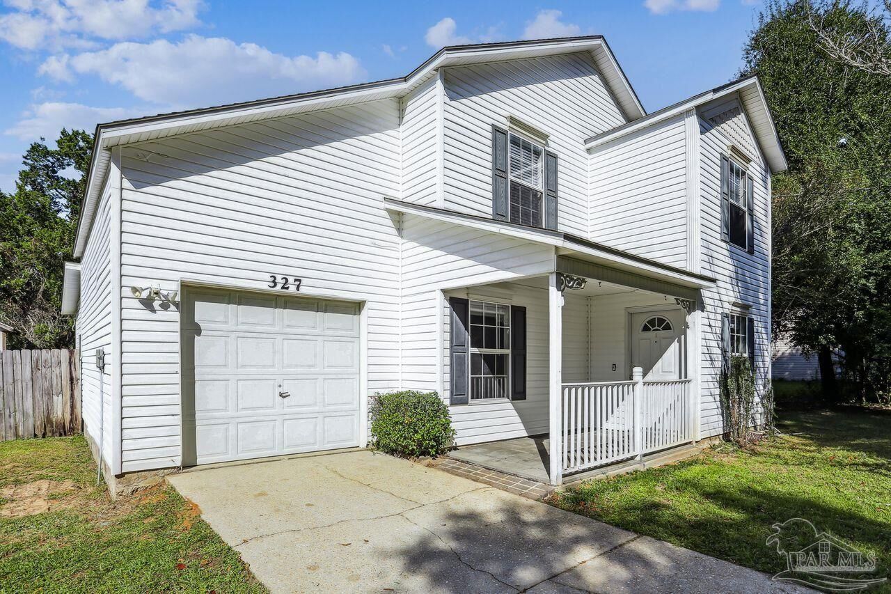 Property Photo: 327 Robinhood Ln FL 32526