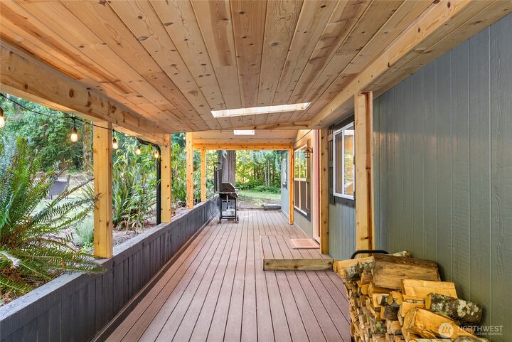 Property Photo: 28408 SE 43rd Street WA 98024