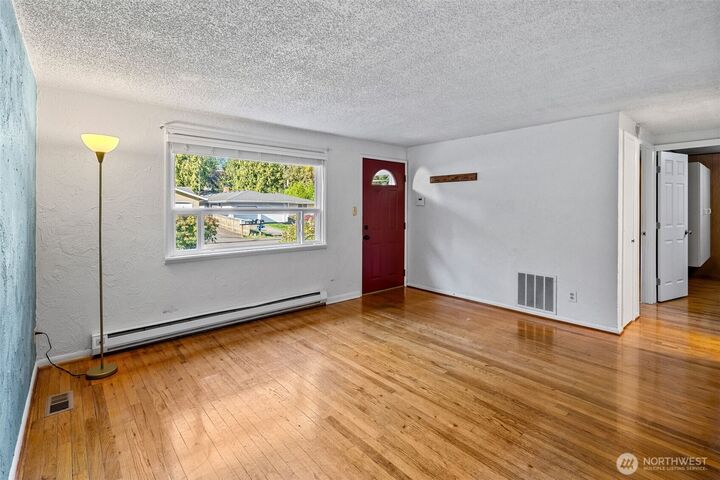 Property Photo: 15020 Densmore Avenue N WA 98133