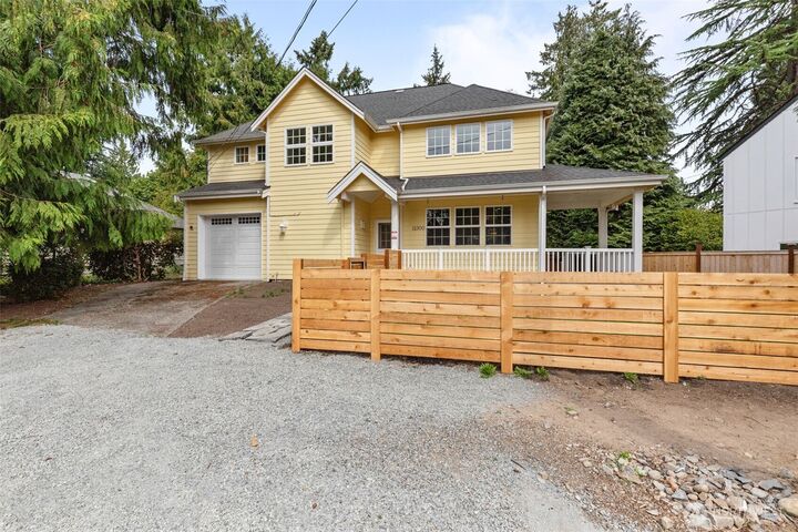 11300  Goodwin Way NE  Seattle WA 98125 photo