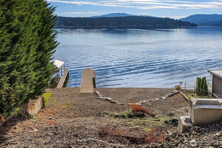 Property Photo:  672 W Lake Sammamish Parkway NE  WA 98008 