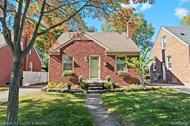 Property Photo:  1755 N Denwood Street  MI 48128