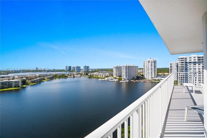 Property Photo: 2851 NE 183rd St 1816E FL 33160
