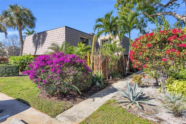 Property Photo: 112 Ocean Cove Dr FL 33477
