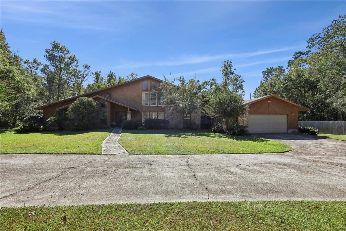 Property Photo: 2219 Sunset TX 77630