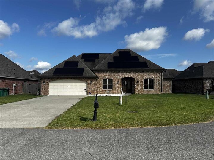 Property Photo: 1278 E Eagles Nest Drive E LA 70611