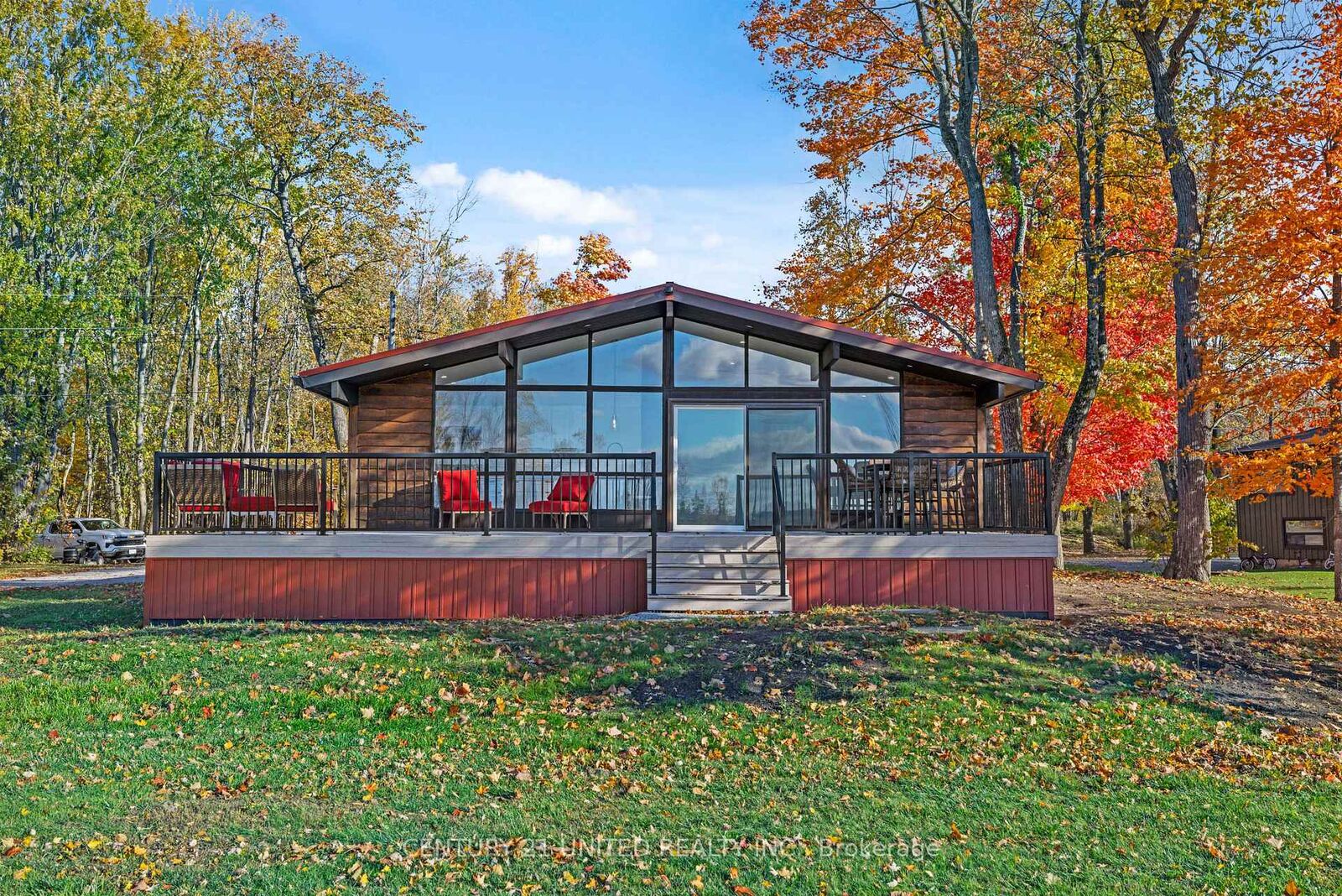 Property Photo:  17 Rollie'S Bay Road E  ON K0L 1R0