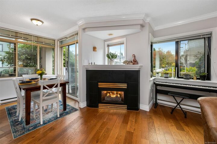 Property Photo: 605 Douglas St 101 BC V8V 2P9