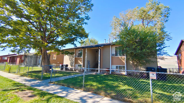 Property Photo: 2530 S Parkcrest Dr UT 84119