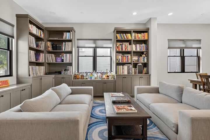 Property Photo:  2611 S Street  CA 95816