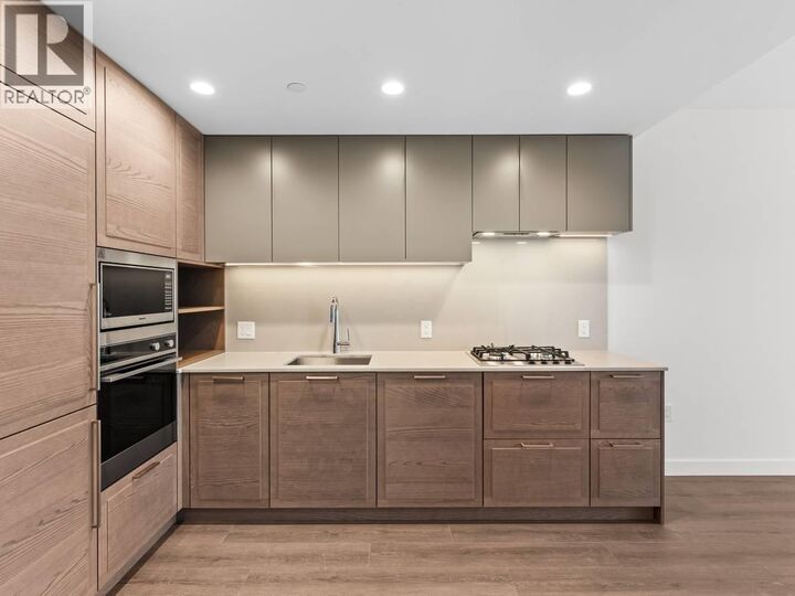 Property Photo:  5685 Halley Avenue 1601  BC V5H 2P8 