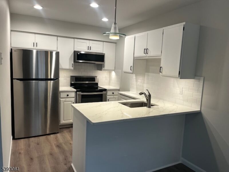 Property Photo:  8 Larkspur Court  NJ 07921