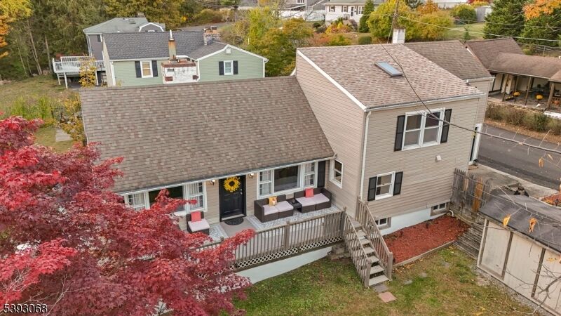 Property Photo:  88 Stanhope Rd  NJ 07871 