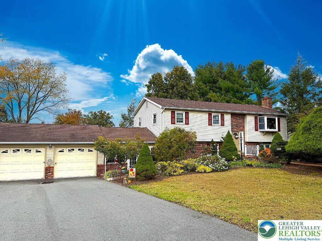 Property Photo:  127 Pheasant  PA 19504