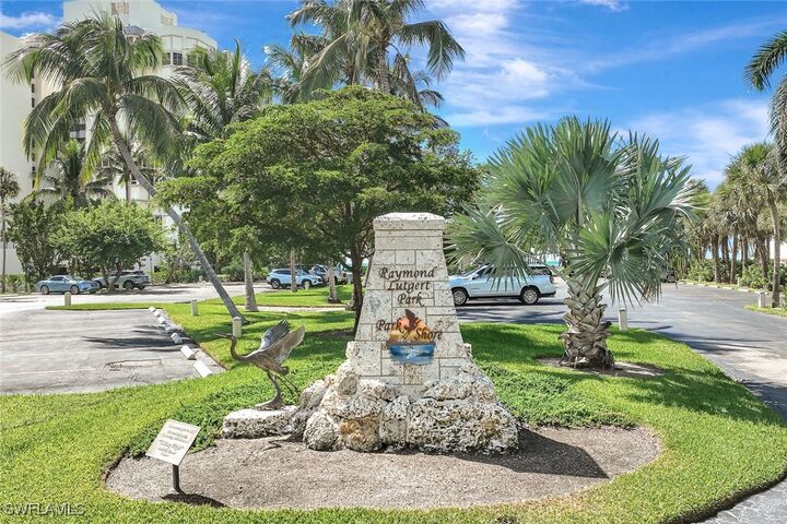 Property Photo:  788 Park Shore Drive E39  FL 34103 