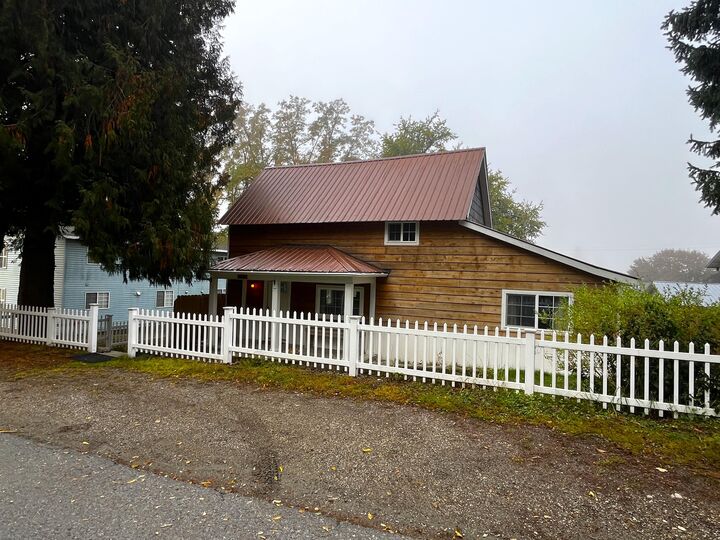 Property Photo: 743 N Elm St WA 99114