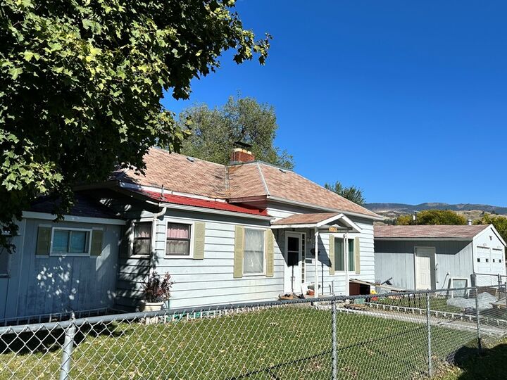 704 S 3rd Avenue  Plains MT 59859 photo