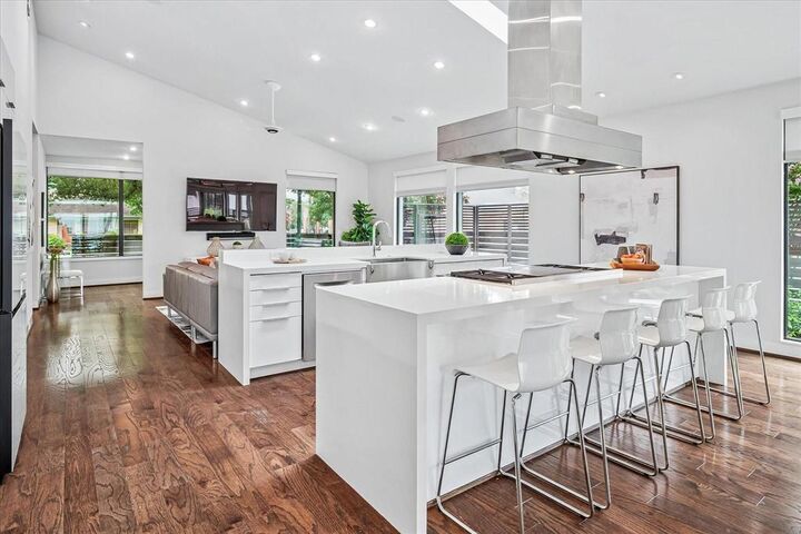 Property Photo: 6135 Marquita Avenue TX 75214